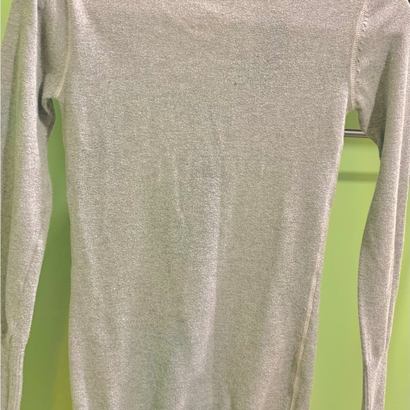 This size small made. By Aeropostale. It’s gray with hot pink trim on inside - Picture 9 of 10
